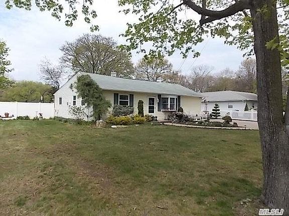 3rd image of 863 Ocean Ave