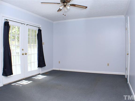 4th image of 4918 Silver Fox Ln