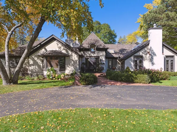3 Spur Rd, Edina, MN 55436
