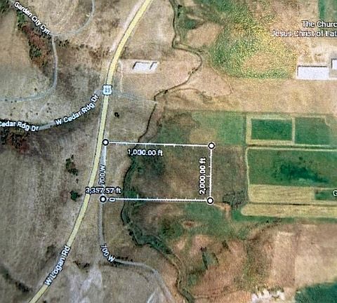 4th image of 700 W Logan Rd