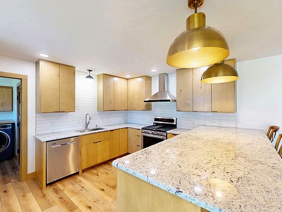 4th image of 204 Ponderosa Dr