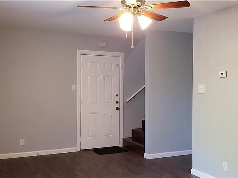 2208 Mission Hill Cir — Photo 6