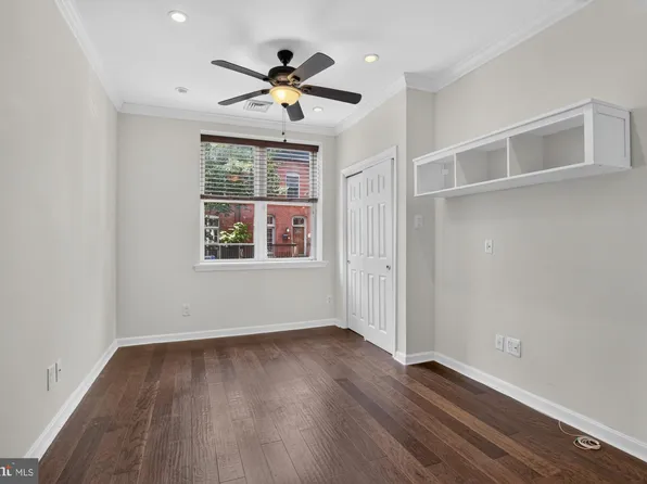 4435 Sansom St #1, Philadelphia, PA 19104