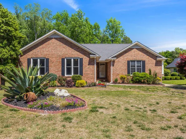 929 Old Baron Dr, Fuquay Varina, NC 27526