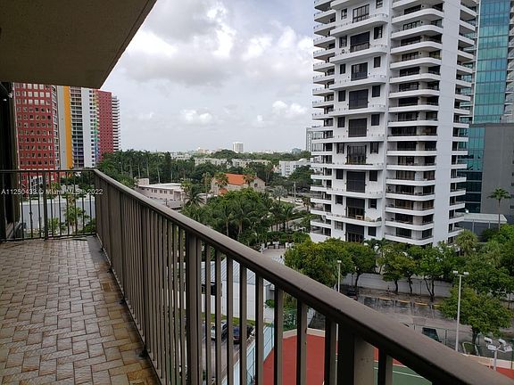 5th image of 1450 Brickell Bay Dr APT 915