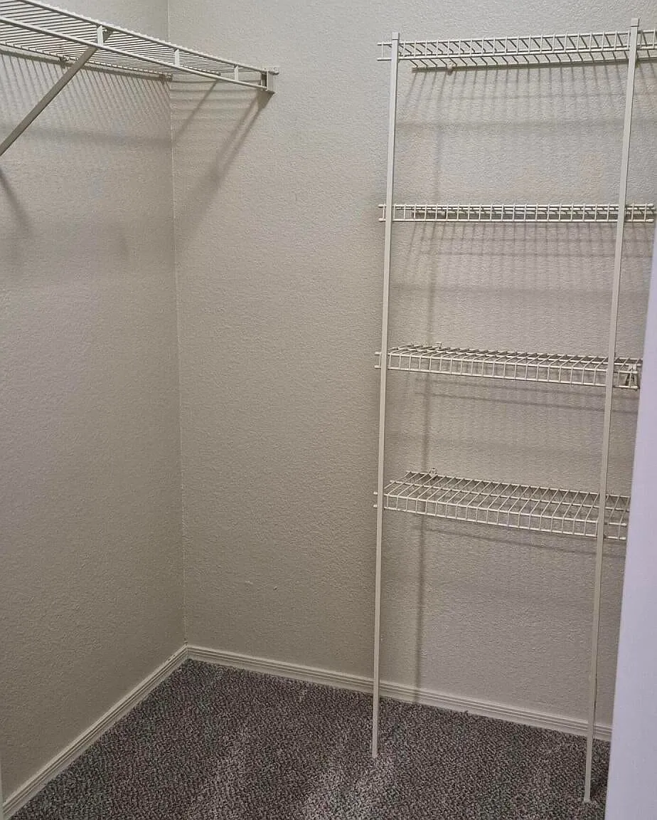 2 bed, 996 sqft, $1,575 — Photo 3