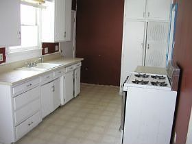 3rd image of 3131 N Crescent Ave