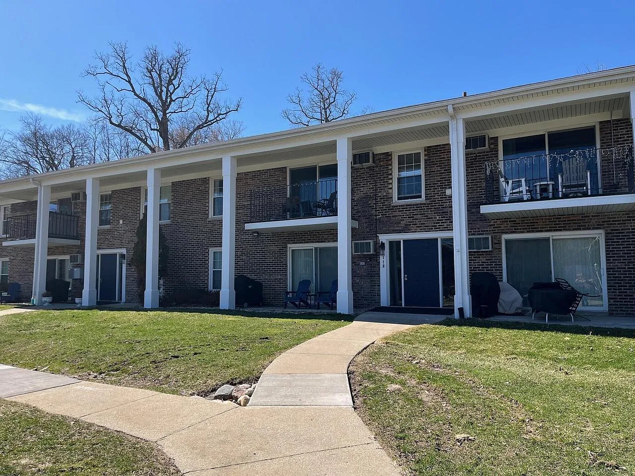 118 Evelyn LANE #H photo 1