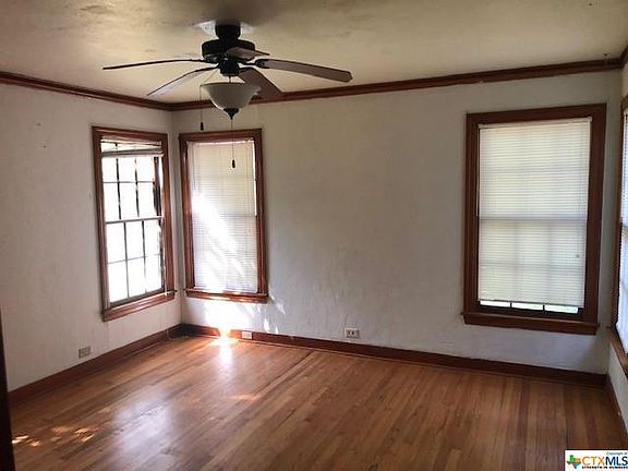 4th image of 130 N Endicott St