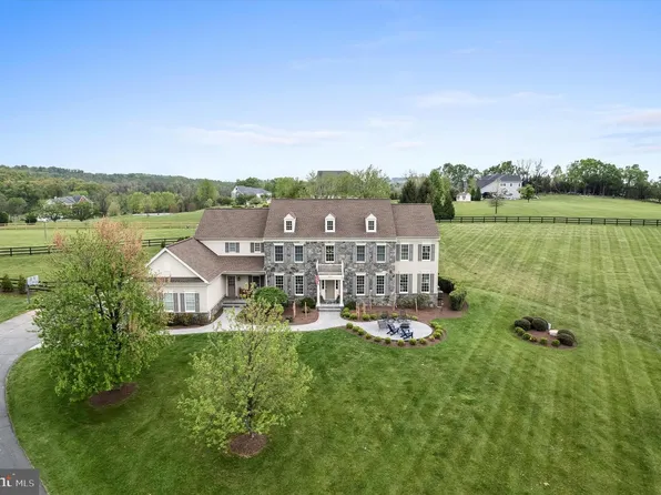 15097 Barlow Dr, Waterford, VA 20197