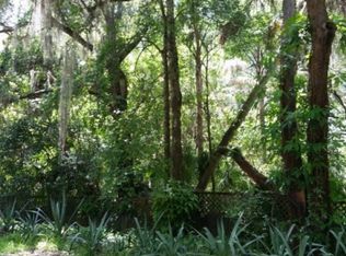 1710 E Park Cir, Tampa, FL 33610