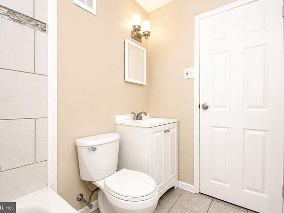 3rd image of 3432 Ashfield Ln #0