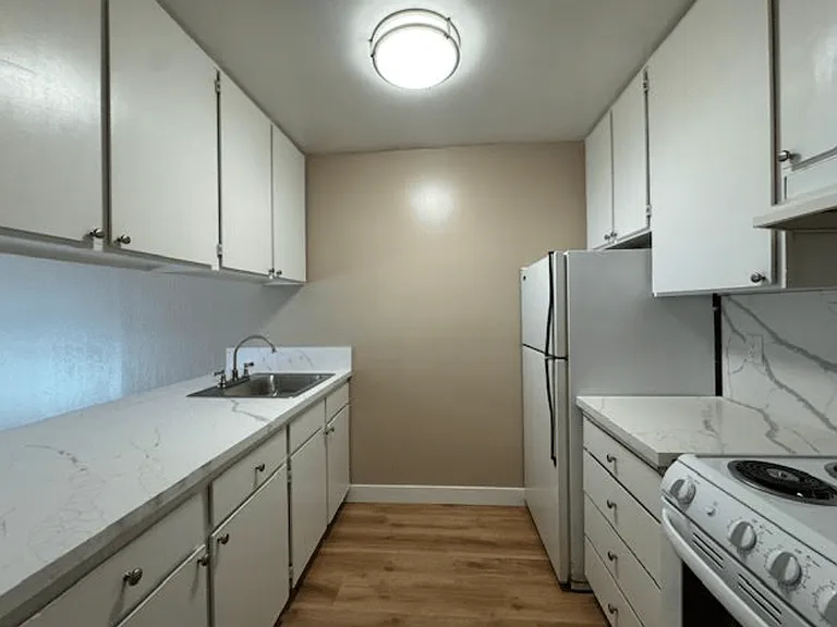 120 San Lorenzo Blvd — Photo 55