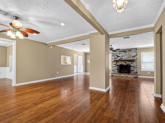 4th image of 560 Savannah Park