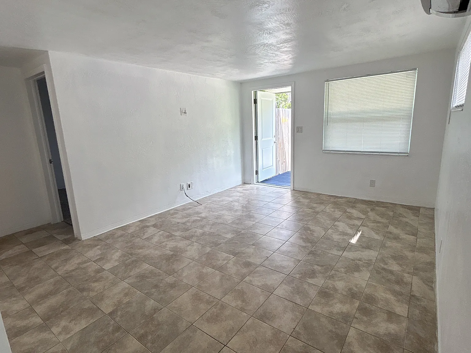 1 bed, 600 sqft, $1,300 — Photo 3
