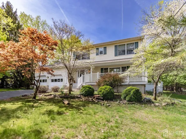 97 Bennington Pkwy, Franklin Park, NJ 08823