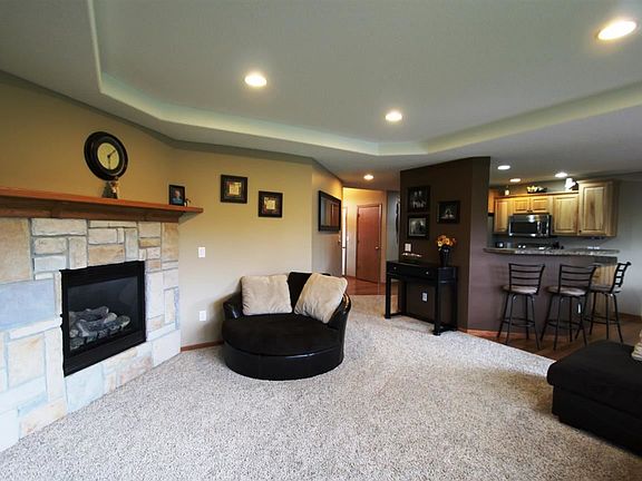 3rd image of 2205 Boxwood Dr