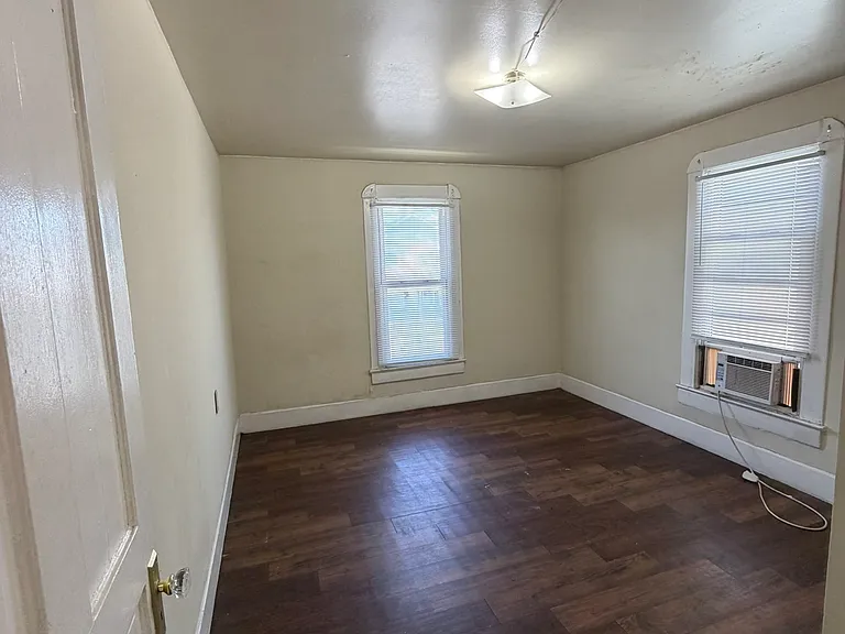1751 W Morris St — Photo 15
