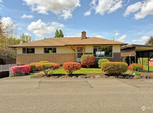 1621 Davis Ave S, Renton, WA 98055