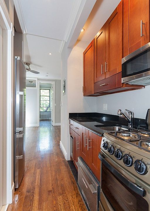 1st image of 246 Mott St APT 14