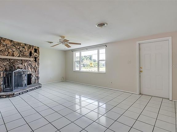 3rd image of 510 Baffin Dr