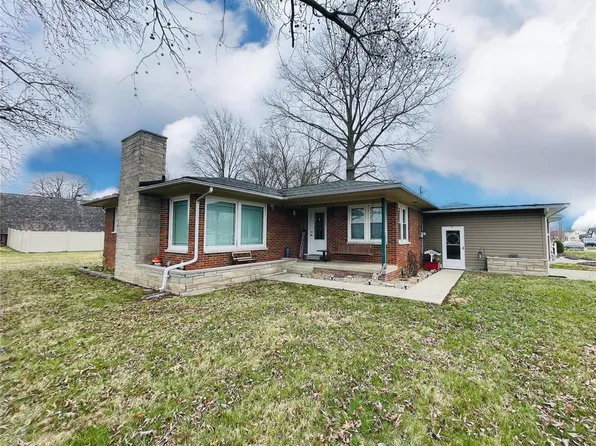 800 Hanover St, Germantown, IL 62245