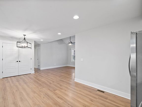 4th image of 205 Maple St Unit A