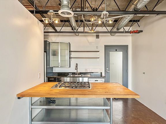 3rd image of 360 W Broadway Unit 417