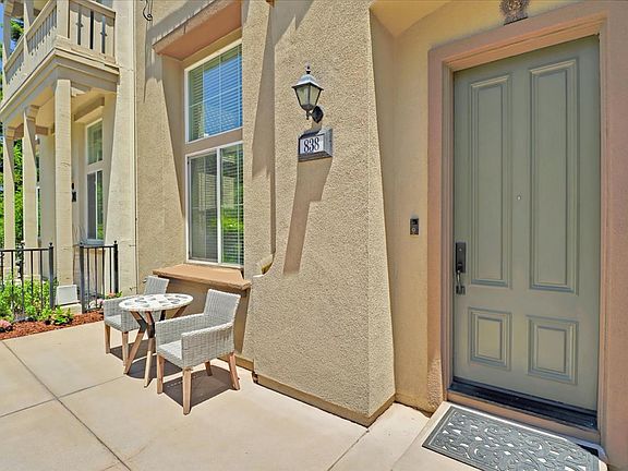 4th image of 838 Foxworthy Ave