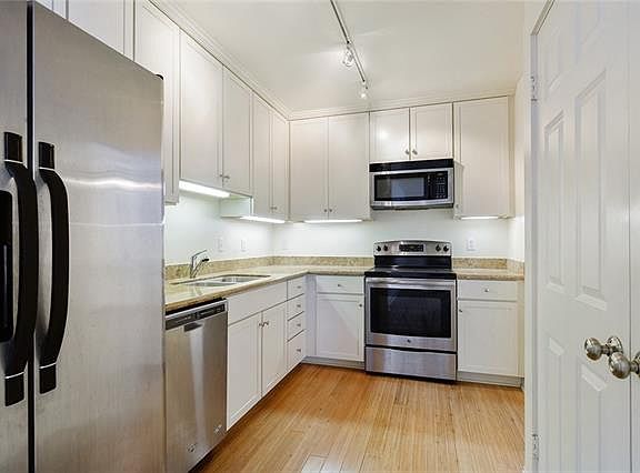 4th image of 5607 Prytania St APT K