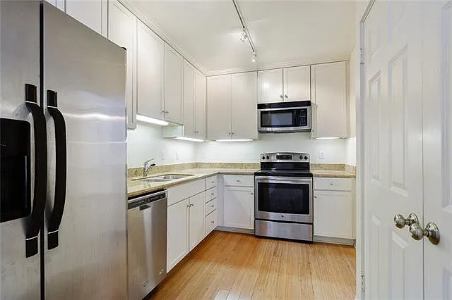 5607 Prytania St #K — Photo 4