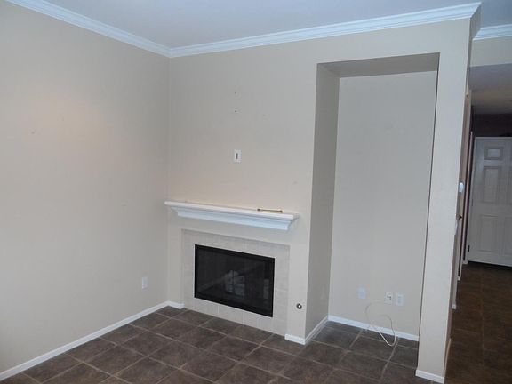2nd image of 405 Calle Campanero