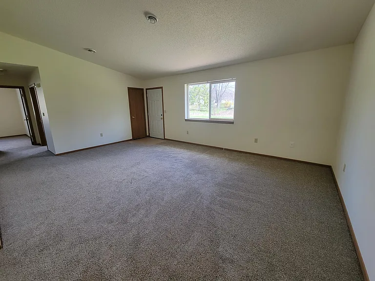 814 Bruce Ct #B — Photo 8