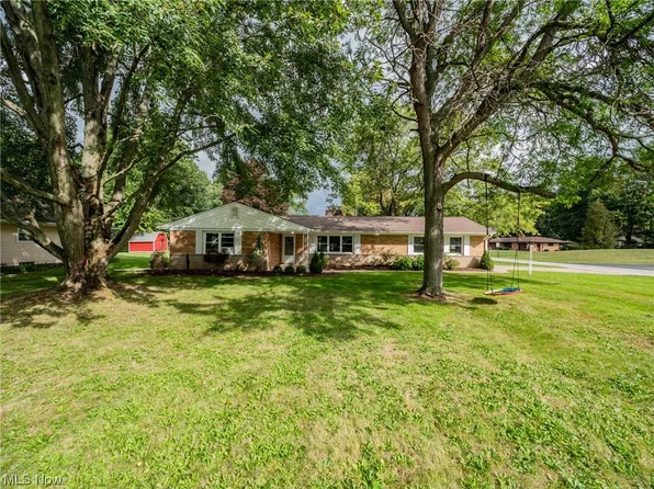 36700 Lakeland Dr, Avon, OH 44011