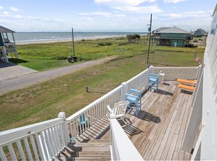 961 Hamilton Dr, Crystal Beach, TX 77650