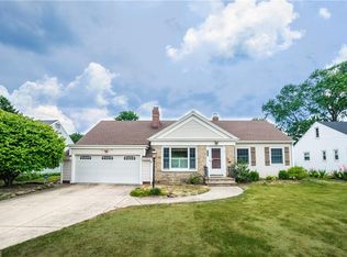 2706 Tonawanda Dr, Rocky River, OH