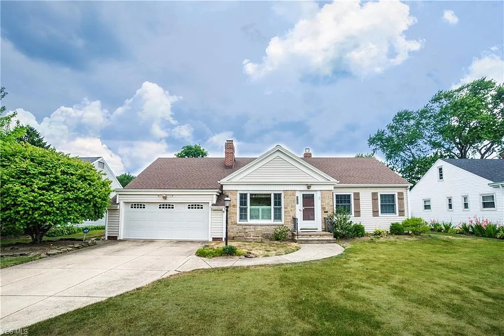 2706 Tonawanda Dr photo 1