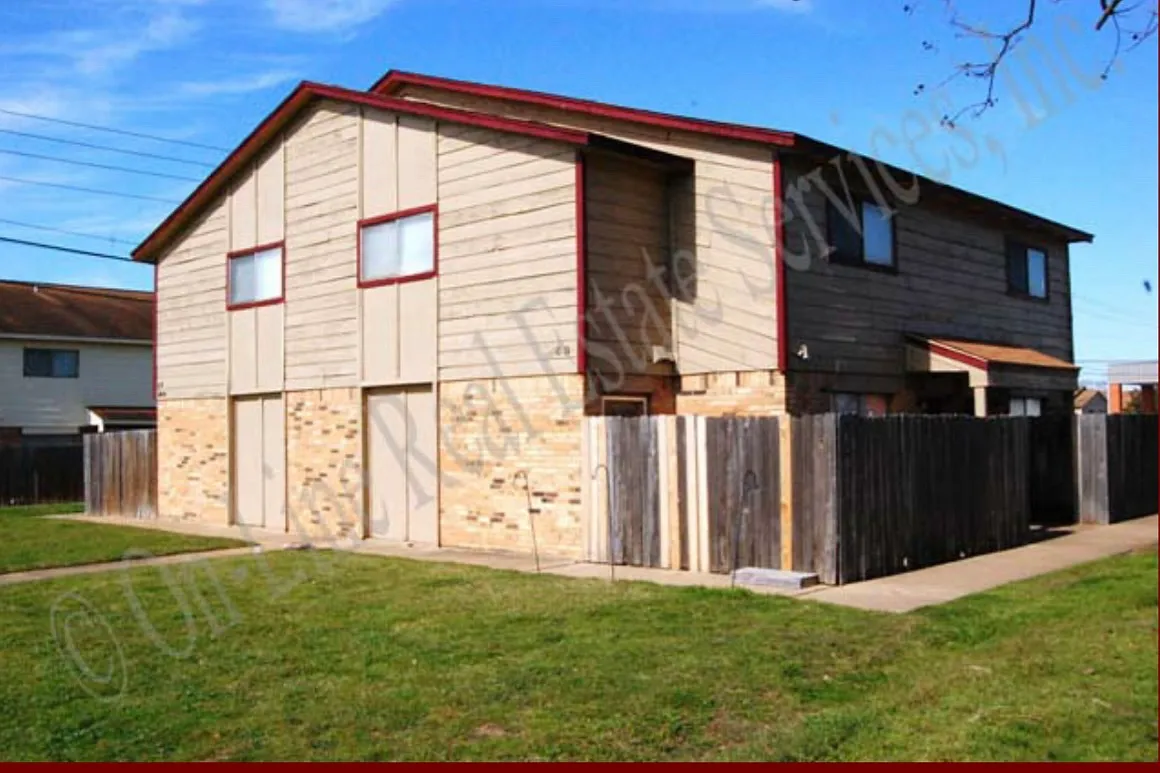 Building Photo - 1805 Treehouse Trl #D