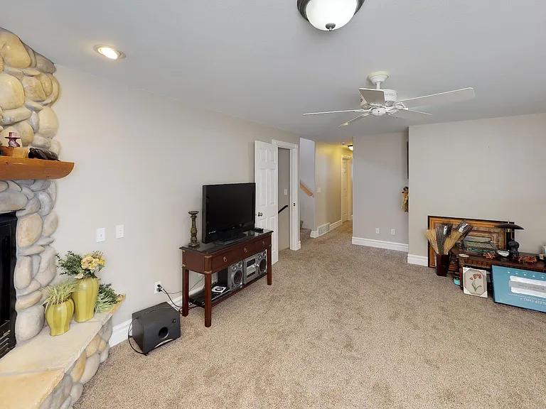 3835 Fairmeadow Dr — Photo 45