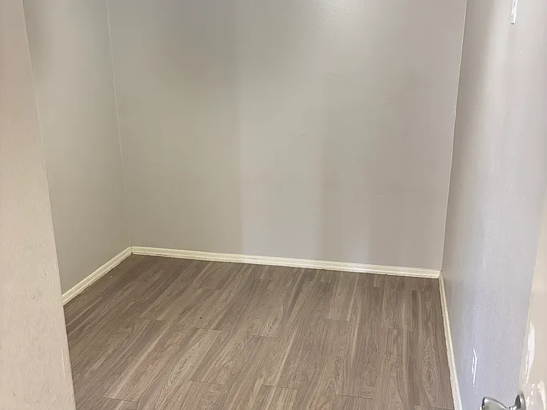 4018 E Decatur St — Photo 8