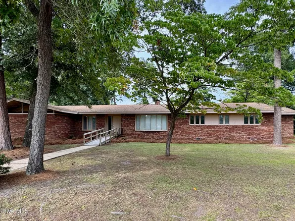 2206 Second Avenue, Elizabethtown, NC 28337