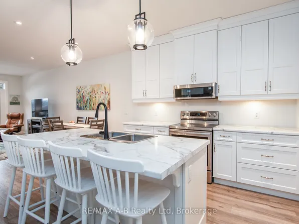 149 Ridgewood Cres, Saint Marys, ON N4X 1E8