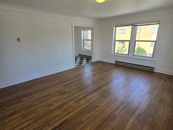 2nd image of 4555 15th Ave NE #Dd224