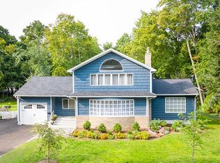 6 Carmel Rd, Andover, MA 01810