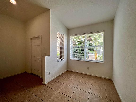 4th image of 300 Coral Trace Court