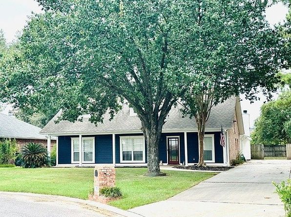 711 Whitfield Dr