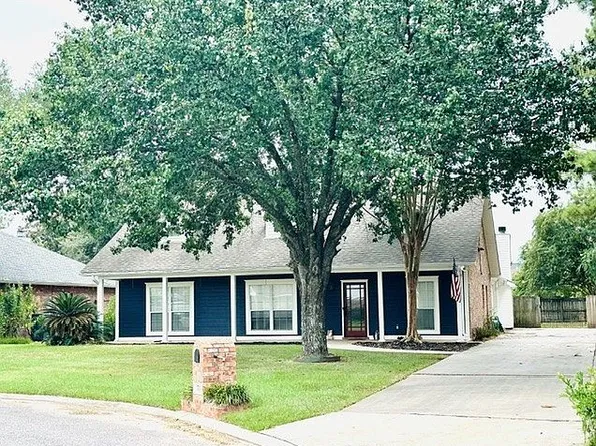 711 Whitfield Dr, Natchitoches, LA 71457