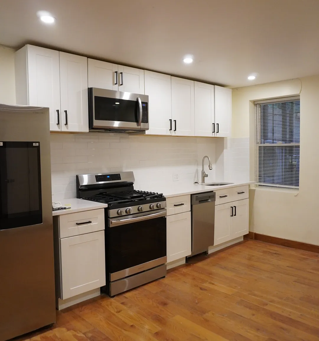 160 Washington Avenue — Photo 2