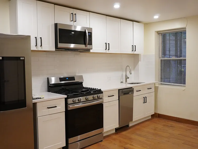 160 Washington Ave #1 — Photo 5