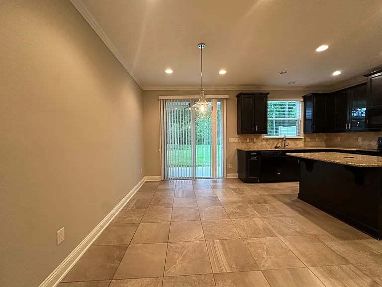 91 Richmond Dr — Photo 8
